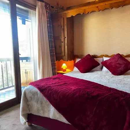 Hameau Des Pistes - Ski-in And Ski-out Apartment