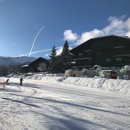 Hameau Des Pistes - Ski-in And Ski-out Apartment